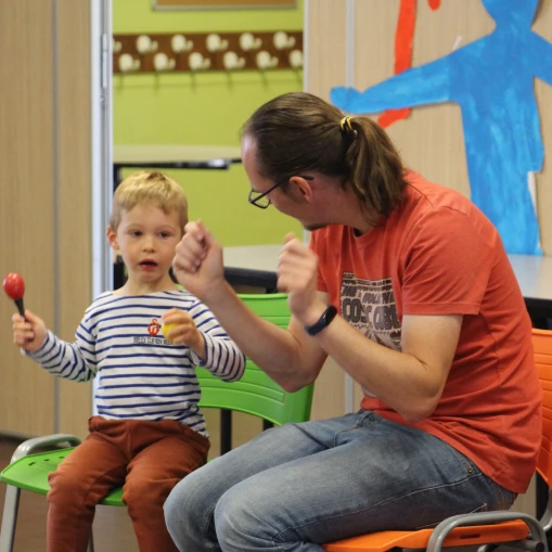 Musique de Leonie crèches petite enfance